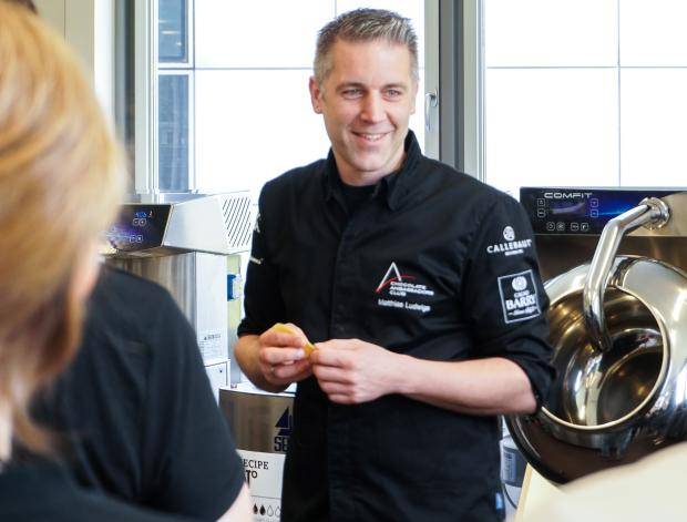Dozent und Chocolate Ambassador Matthias Ludwigs