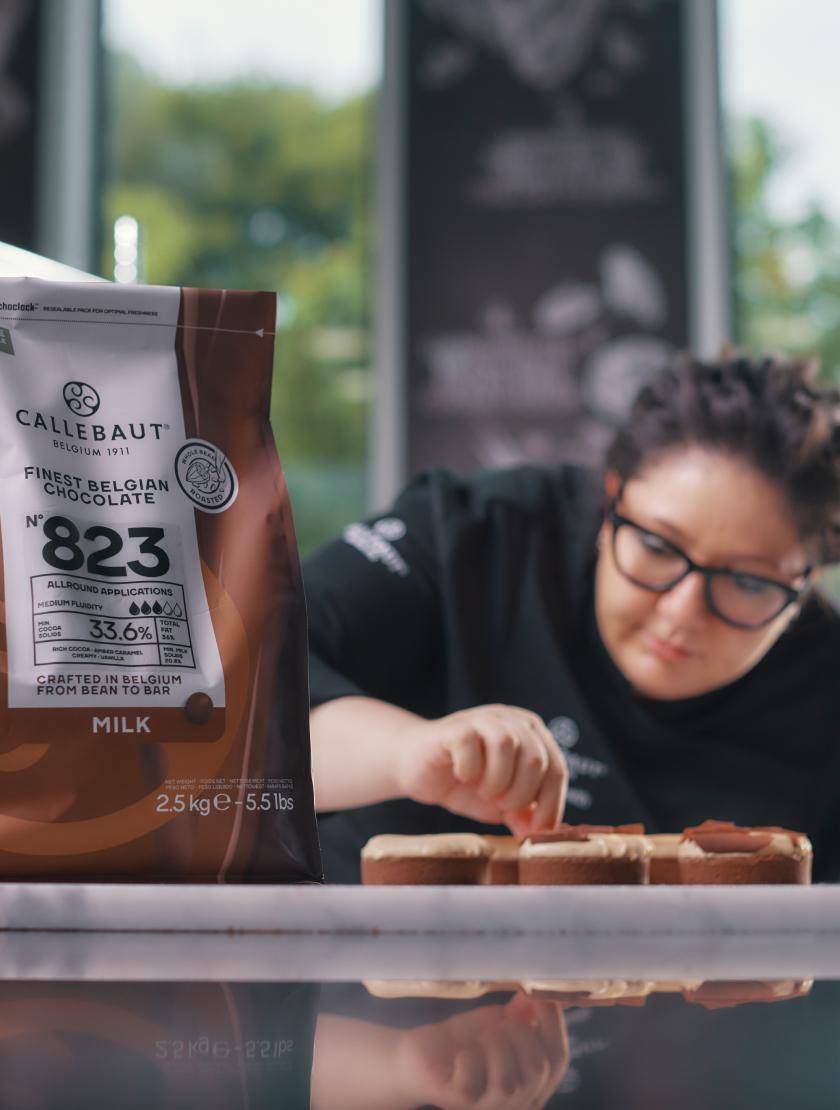 823 Milk chocolate callabaut